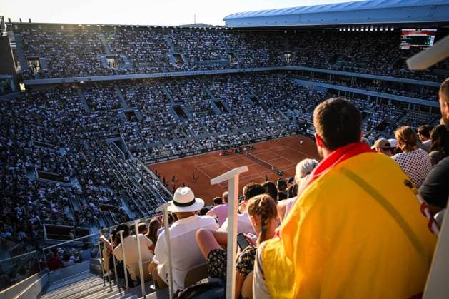 May 30, 2025, Paris, France, France: General view of Court Philippe Chatrier during the sixth day of Roland-Garros 2025, French Open 2025, Grand Slam tennis tournament at Roland-Garros Stadium on May 30, 2025 in Paris, France. Paris France - ZUMAm308 20250530_zsp_m308_035 Copyright: xMatthieuxMirvillex