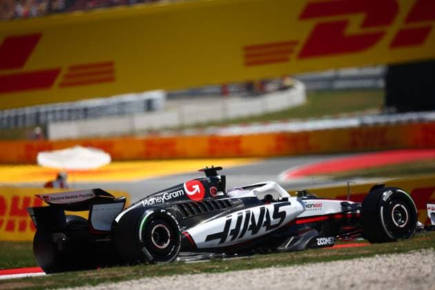 MOTORI - Formula 1 - Aramco Gran Premio de Espana 2025 - Practice 1 & 2 31 Esteban Ocon, (FRA) Haas F1 Team VF25, during the Spanish GP, Barcelona 29 May-1 June 2025, Montemelo Formula 1 World Championship, WM, Weltmeisterschaft 2025. Spain Spain  Copyright: xIPAxSport ABACAx
