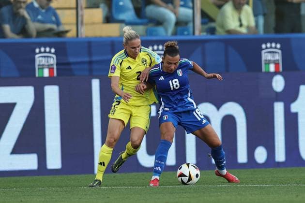 Arianna Caruso (Italy Women)Jonna Andersson (Sweden Women) during the UEFA Womens Nations League 2027 match between Italy Women 0-0 Sweden Women at Ennio Tardini Stadium on May 30, 2025 in Parma, Italy. Noxthirdxpartyxsales  (292386549)