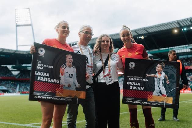 Bremen, Germany, May 30th 2025 Award ceremony for Laura Freigang (Goal of the year) and Giulia Gwinn (player of the year) from Germany during the UEFA Womens Nations League match between Germany and Netherlands at Weserstadion, in Bremen, Germany. (Gabor Baumgarten SPP) Copyright: xGaborxBaumgartenx xSPPx spp-en-GaBaSp-25_05_30_Womens Nations League Germany - Netherlands_Gabor_Baumgarten-07237