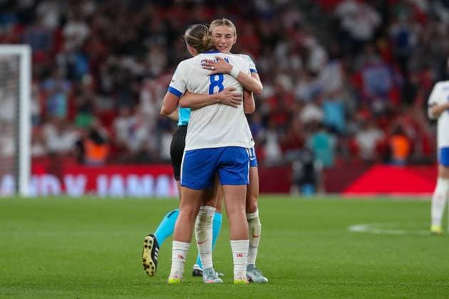 Chloe Kelly and Grace Clinton of England exchange hugs after the match England v Portugal, Football, UEFA Women s Nations League, Wembley Stadium, London, UK, 30 05 25 Editorial use only  Copyright: xAnthonyxHanc Shutterstockx 15332853cf