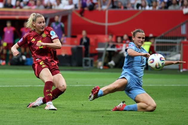 Bremen, Weserstadion, 30.05.25, GER, Frauen, UEFA WOMENS NATIONS LEAGUE 2024 2025, Deutschland - Niederlande Bild: Sarai LINDER (Deutschland) macht das Tor zum 3:0 UEFA regulations prohibit any use of photographs as image sequences and or quasi-video. Bremen Deutschland