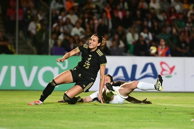 MEXICO VS URUGUAY International Friendly, Länderspiel, Nationalmannschaft MEXICO VS URUGUAY INTERNATIONAL FRIENDLY 30052025 PUEBLA, MEXICO. Action photo of Carolina Quintero Jaramillo of the Mexico female National Soccer Team (L), during interrnational friendly game against Uruguay, held at the Olympic Stadium of the BUAP at Puebla. Mexico drew 2.-2. Foto de acciuon de Caroliba Jaramillo de la Seleccio Nacional femenina de Mexico (I, durante juegio amistoso internacional en contra de Uruguay, celebrado en el Estadio Olimpicii de ka BUAP en Puebla. Photo by IMAGENSHOP AGENCIA FOTOGRAFICA PUEBLA PUEBLA MEXICO Copyright: xIMAGENSHOPxAGENCIAxFOTOGRAFICAx