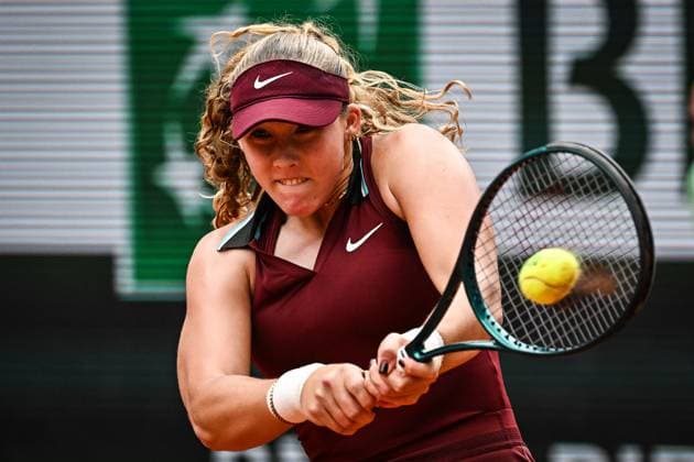 May 31, 2025, Paris, France, France: Mirra ANDREEVA of Russia during the seventh day of Roland-Garros 2025, French Open 2025, Grand Slam tennis tournament at Roland-Garros Stadium on May 31, 2025 in Paris, France. Paris France - ZUMAm308 20250531_zsp_m308_007 Copyright: xMatthieuxMirvillex