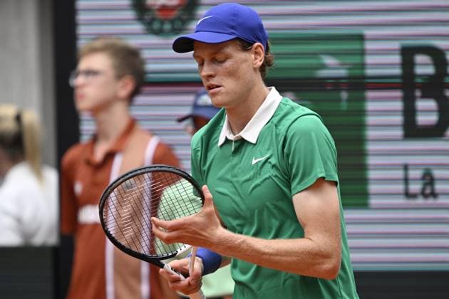 2025 Roland-Garros - Day 7 PARIS, FRANCE - MAY 31: Italy s Jannik Sinner in action against Czech Republic s Jiri Lehecka on day 7 of the French Open tennis tournament on Court Suzanne Lenglen at the Roland-Garros Complex in Paris on May 31, 2025. Burak Akbulut Anadolu Paris France. Editorial use only. Please get in touch for any other usage.  Copyright: x2025xAnadoluxBurakxAkbulutx