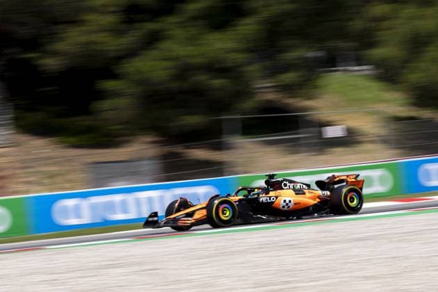 BARCELONA - Oscar Piastri (McLaren) in action at the Circuit de Barcelona-Catalunya during the third free practice session ahead of the Spanish Grand Prix. ANP SANDER KING xVIxANPxSportx xxANPxIVx 529059561 originalFilename: 529059561.jpg