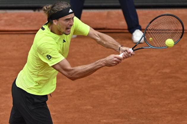 2025 Roland-Garros - Day 7 PARIS, FRANCE - MAY 31: Alexander Zverev of Germany in action against Flavio Cobolli (not seen) of Italy on day 7 of the French Open tennis tournament at Court Philippe-Chatrier in Paris on May 31, 2025. Burak Akbulut Anadolu Paris France. Editorial use only. Please get in touch for any other usage.  Copyright: x2025xAnadoluxBurakxAkbulutx