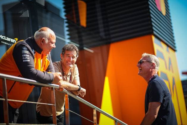 Rob Marshall, chief technical officer at McLaren Mercedes, talk with Mark WEbber and David Counthard during the Spanish GP, Barcelona 29 May-1 June 2025, Montemelo Formula 1 World Championship, WM, Weltmeisterschaft 2025.  Copyright: xFedericoxBasile IPAxSportx xipa-agency.netx xx IPA_58449180 IPA_Agency_IPA58449180