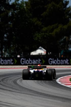 F1 - SPANISH GRAND PRIX 2025 06 HADJAR Isack (fra), Visa Cash App RB F1 Team VCARB02, action during the Formula 1 Aramco Gran Premio de Espana 2025, Spanish Grand Prix 2025, 9th round of the 2025 FIA Formula One World Championship, WM, Weltmeisterschaft from May 30 to June 1, 2025 on the Circuit de Barcelona-Catalunya, in Montmelo, Spain - MontmeloSpain  Copyright: xJavierxJimenezx