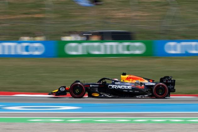 Max Verstappen (Oracle Red Bull Racing, Niederlande, 01) im RB21, ESP, Formel 1 Weltmeisterschaft, Aramco Grand Prix von Spanien, Circuit de Barcelona Catalunya, Freies Training, Saison 2025, 31.05.2025 ESP, Formel 1 Weltmeisterschaft, Aramco Grand Prix von Spanien, Circuit de Barcelona Catalunya, Freies Training, Saison 2025, 31.05.2025 Barcelona Copyright: xEibner-Pressefoto Memmlerx EP_MMR