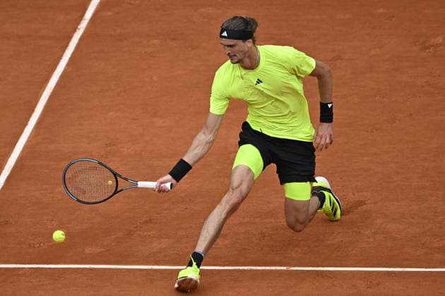 2025 Roland-Garros - Day 7 PARIS, FRANCE - MAY 31: Alexander Zverev of Germany in action against Flavio Cobolli (not seen) of Italy during their men s singles match on day 7 of the French Open tennis tournament on Court Philippe-Chatrier at the Philippe-Chatrier Court in Paris on May 31, 2025. Burak Akbulut Anadolu Paris France. Editorial use only. Please get in touch for any other usage.  Copyright: x2025xAnadoluxBurakxAkbulutx