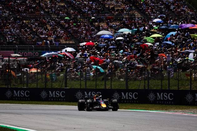 F1 - SPANISH GRAND PRIX 2025 01 VERSTAPPEN Max (nld), Red Bull Racing RB21, action during the Formula 1 Aramco Gran Premio de Espana 2025, Spanish Grand Prix 2025, 9th round of the 2025 FIA Formula One World Championship, WM, Weltmeisterschaft from May 30 to June 1, 2025 on the Circuit de Barcelona-Catalunya, in Montmelo, Spain - MontmeloSpain  Copyright: xFLORENTxGOODENx