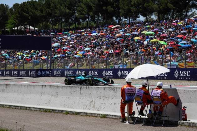 F1 - SPANISH GRAND PRIX 2025 14 ALONSO Fernando (spa), Aston Martin F1 Team AMR24, action during the Formula 1 Aramco Gran Premio de Espana 2025, Spanish Grand Prix 2025, 9th round of the 2025 FIA Formula One World Championship, WM, Weltmeisterschaft from May 30 to June 1, 2025 on the Circuit de Barcelona-Catalunya, in Montmelo, Spain - MontmeloSpain  Copyright: xFLORENTxGOODENx