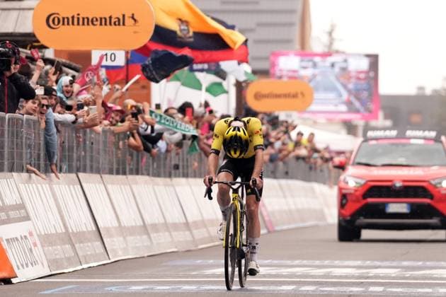 Yates Simon Philip of Team Visma Lease A Bike leader on the finish line during the stage 20 of the Giro d™Italia from Verres to Sestriere (Via Lattea), Italy - Saturday, May 31, 2025. - cycling.  Copyright: xMassimoxPaolone LaPressex