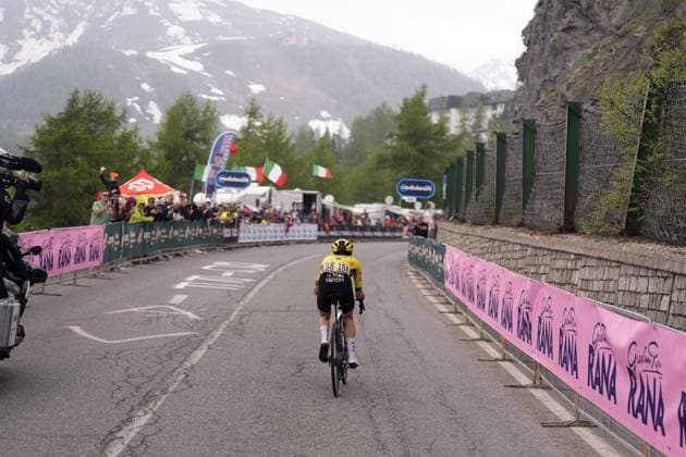 Yates Simon Philip of Team Visma Lease A Bike during the stage 20 of the Giro d™Italia from Verres to Sestriere (Via Lattea), Italy - Saturday, May 31, 2025. - cycling.  Copyright: xFabioxFerrari LaPressex