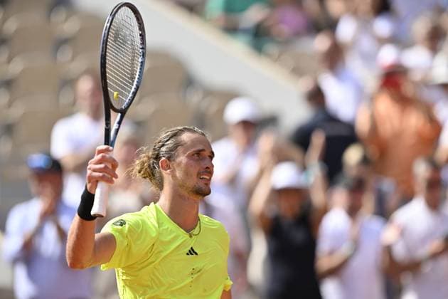 2025 Roland-Garros - Day 7 PARIS, FRANCE - MAY 31: Germany’s Alexander Zverev celebrates after winning his third round match against Italy’s Flavio Cobolli during the seventh day of the French Open (Roland Garros) Grand Slam tennis tournament in Paris, France on May 31, 2025. Burak Akbulut Anadolu Paris France. Editorial use only. Please get in touch for any other usage.  Copyright: x2025xAnadoluxBurakxAkbulutx