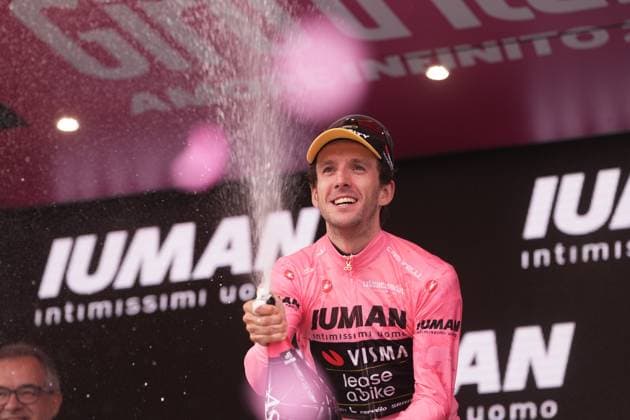Yates Simon Philip of Team Visma Lease A Bike pink jersey on the podium during the stage 20 of the Giro d™Italia from Verres to Sestriere (Via Lattea), Italy - Saturday, May 31, 2025. - cycling.  Copyright: xMassimoxPaolone LaPressex