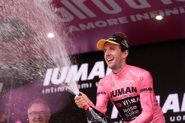 Yates Simon Philip of Team Visma Lease A Bike pink jersey on the podium during the stage 20 of the Giro d™Italia from Verres to Sestriere (Via Lattea), Italy - Saturday, May 31, 2025. - cycling.  Copyright: xMassimoxPaolone LaPressex