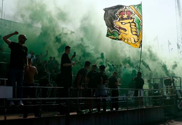 Sport Themen der Woche KW22 Sport Bilder des Tages NORRKÖPING, SVERIGE 20250531 GAIS-klacken, under lördagens fotbollsmatch i allsvenskan, mellan IFK Norrköping FK och GAIS pa Platinumcars Arena. NORRKÖPING SVERIGE x60160x *** NORRKÖPING, SWEDEN 20250531 The GAIS crowd, during Saturdays football match in the Allsvenskan, between IFK Norrköping FK and GAIS at Platinumcars Arena NORRKÖPING SWEDEN x60160x  Copyright: xStefanxJerrevang TTx ALLSVENSKAN NORRKÖPING-GAIS