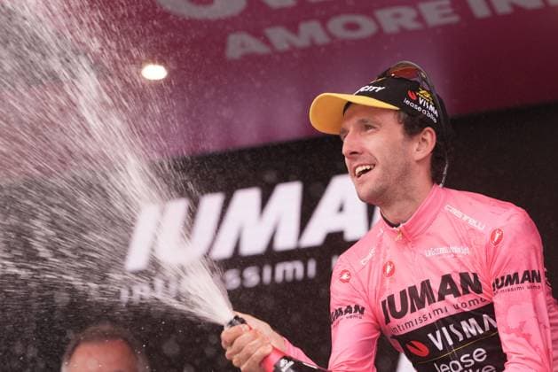 Yates Simon Philip of Team Visma Lease A Bike pink jersey on the podium during the stage 20 of the Giro d™Italia from Verres to Sestriere (Via Lattea), Italy - Saturday, May 31, 2025. - cycling.  Copyright: xMassimoxPaolone LaPressex