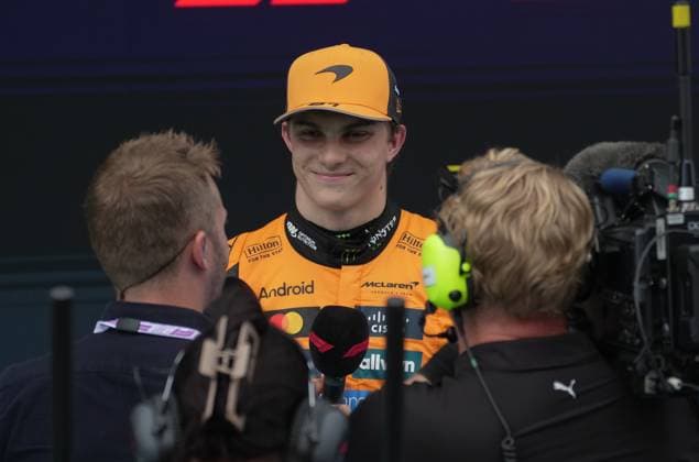 31.05.2025, Circuit de Catalunya, Barcelona, Formel 1 Aramco Grand Prix von Spanien 2025 , im Bild Poleposition für Oscar Piastri (AUS), McLaren F1 Team (Photo by Hasan Bratic DeFodi Images)