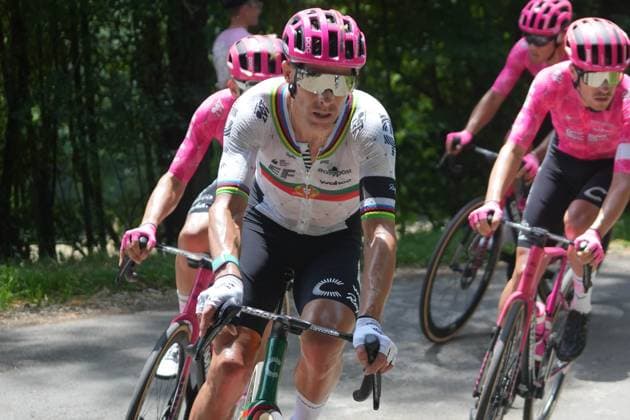 CYCLING - BOUCLES DE LA MAYENNE 2025 - STAGE 2 COSTA Rui during the Stage 2 of the Boucles de la Mayenne - CrÃ dit Mutuel, UCI ProSeries Cycling event, Sainte-Suzanne - Bais (210,2 Km) on 31 May 2025 in Bais, France - Photo Laurent Lairys PSNEWZ BaisFrance  Copyright: xLaurentxLairysx
