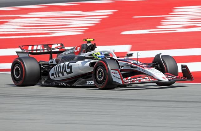 F1 Grand Prix of Spain - Qualifying Oliver Bearman of the MoneyGram Haas F1 Team drives the Haas VF-25 Ferrari during the qualifying session for the Formula 1 Aramco Grand Prix of Spain at Circuit de Barcelona-Catalunya in Barcelona, Spain, on May 31, 2025. Barcelona Barcelona Spain  Copyright: xUrbanandsportx originalFilename:urbanandsport-formula1250531_npEhQ.jpg