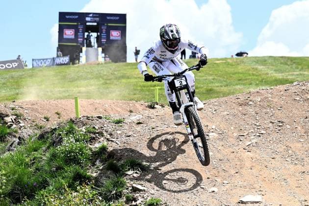 COUPE DU MONDE VTT LOUDENVIELLE 2025 BASTIEN ARBERET MAXPPP LOIC VERGIER (FRA), COMMENCAL MUC-OFF BY RIDING ADDICTION COUPE DU MONDE DE VTT UCI MOUNTAIN BIKE 2025 A LOUDENVIELLE-PEYRAGUDES, HAUTES-PYRENEES QUALIFICATION DOWNHILL DESCENTE DHI LE 31 MAI 2025 PYRENEES BIKE FESTIVAL PBF Mountain Bike World Cup in LOUDENVIELLE on May 301 2025. LOUDENVIELLE HAUTES-PYRENEES FRANCE  Copyright: xMAXPPPxBASTIENxARBERETx BAR_3110 BARx3110