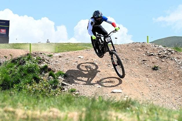 COUPE DU MONDE VTT LOUDENVIELLE 2025 BASTIEN ARBERET MAXPPP THIBAUT DRAPELA (FRA), ROGUE RACING COUPE DU MONDE DE VTT UCI MOUNTAIN BIKE 2025 A LOUDENVIELLE-PEYRAGUDES, HAUTES-PYRENEES QUALIFICATION DOWNHILL DESCENTE DHI PYRENEES BIKE FESTIVAL PBF Mountain Bike World Cup in LOUDENVIELLE on May 301 2025. LOUDENVIELLE HAUTES-PYRENEES FRANCE  Copyright: xMAXPPPxBASTIENxARBERETx BAR_3133 BARx3133