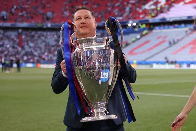 Deutschland, Muenchen 31.05.2025 xJFx Uefa Champions League Finale 2025 Paris Saint Germain - FC Internazionale Milano v.l., Symbolfoto, Symbolbild: wer trägt das Pokal nach dem Spiel?, die Trophäe, Pokal (der Pokal wurde von Jürg Stadelmann in Bern gestaltet und hergestellt) Copyright: JoaquimxFerreira