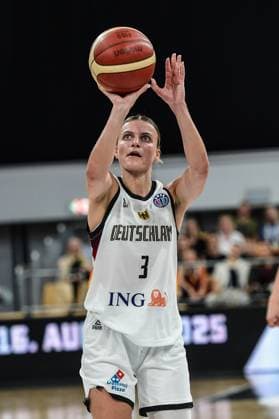 Testspiel DBB Damen: Deutschland - Tschechien; BROSE Arena, Bamberg am 31.05.2025 Alexandra Wilke (Deutschland 3) beim Freiwurf; Bamberg; 31.05.2025; Testspiel DBB Damen: Deutschland - Tschechien; BROSE Arena Copyright: xBEAUTIFULxSPORTS Märklx