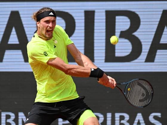Roland Garros 2025, Grand Slam Tennis, Paris, France, 01 01 2023 Alexander Zverev (GER) in action during his third round match against Flavio Cobolli (ITA) at Roland Garros 2025 Paris Roland Garros Paris FRA, UK NEWSPAPERS OUT Copyright: xRogerxParkerx