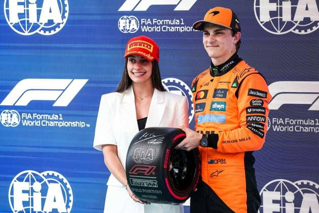 F1 - SPANISH GRAND PRIX 2025 PIASTRI Oscar (aus), McLaren F1 Team MCL39, portrait and Marta Garcia during the Formula 1 Aramco Gran Premio de Espana 2025, Spanish Grand Prix 2025, 9th round of the 2025 FIA Formula One World Championship, WM, Weltmeisterschaft from May 30 to June 1, 2025 on the Circuit de Barcelona-Catalunya, in Montmelo, Spain - MontmeloSpain  Copyright: xEricxAlonsox