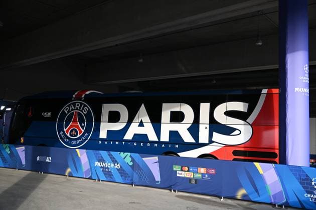 31.05.2025, xsltx, Fussball UEFA Champions League Finale 2025, Paris St.Germain - Inter Mailand v.l. Mannschaftsbus PSG (DFL DFB REGULATIONS PROHIBIT ANY USE OF PHOTOGRAPHS as IMAGE SEQUENCES and or QUASI-VIDEO) Muenchen