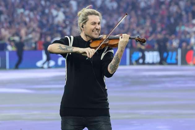 David Garrett spielt auf seiner Geige, UEFA Champions League Final 2025, Paris Saint-Germain and FC Internazionale Milano, Allianz Arena am 31. May 2025 in München, Deutschland. (Foto von Marco Steinbrenner DeFodi Images) David Garrett plays his violin, UEFA Champions League Final 2025, Paris Saint-Germain and FC Internazionale Milano, Munich Football Arena, May 31, 2025 in Munich, Germany. (Photo by Marco Steinbrenner DeFodi Images)