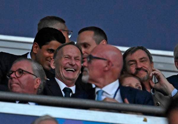 31.05.2025, Fussball UEFA Championsleague Finale 2025: Paris St. Germain - Inter Mailand, in der Allianz-Arena München. Hans-Joachim Watzke (Borussia Dortmund) hat Spass