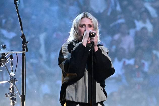 31.05.2025, xsltx, Fussball UEFA Champions League Finale 2025, Paris St.Germain - Inter Mailand v.l. Linkin Park mit Emily Armstrong als Frontfrau (DFL DFB REGULATIONS PROHIBIT ANY USE OF PHOTOGRAPHS as IMAGE SEQUENCES and or QUASI-VIDEO) Muenchen