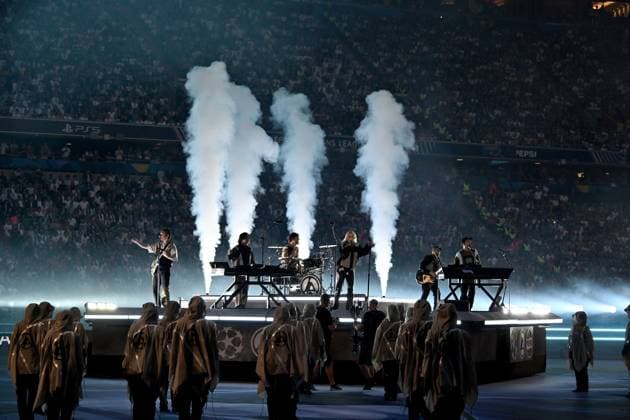 31.05.2025, xsltx, Fussball UEFA Champions League Finale 2025, Paris St.Germain - Inter Mailand v.l. Linkin Park mit Emily Armstrong als Frontfrau (DFL DFB REGULATIONS PROHIBIT ANY USE OF PHOTOGRAPHS as IMAGE SEQUENCES and or QUASI-VIDEO) Muenchen