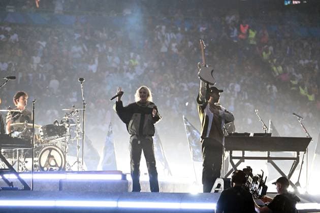 31.05.2025, xsltx, Fussball UEFA Champions League Finale 2025, Paris St.Germain - Inter Mailand v.l. Linkin Park mit Emily Armstrong als Frontfrau (DFL DFB REGULATIONS PROHIBIT ANY USE OF PHOTOGRAPHS as IMAGE SEQUENCES and or QUASI-VIDEO) Muenchen