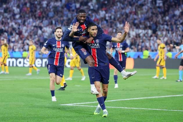 Achraf Hakimi (Paris Saint-Germain) bejubelt seinen Treffer zum 1:0 mit Ousmane Dembele (Paris Saint-Germain), UEFA Champions League Final 2025, Paris Saint-Germain and FC Internazionale Milano, Allianz Arena am 31. May 2025 in München, Deutschland. (Foto von Marco Steinbrenner DeFodi Images) Achraf Hakimi (Paris Saint-Germain) celebrates after scoring his teams first goal with Ousmane Dembele (Paris Saint-Germain), UEFA Champions League Final 2025, Paris Saint-Germain and FC Internazionale Milano, Munich Football Arena, May 31, 2025 in Munich, Germany. (Photo by Marco Steinbrenner DeFodi Images)