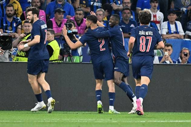 31.05.2025, xsltx, Fussball UEFA Champions League Finale 2025, Paris St.Germain - Inter Mailand v.l. Torjubel nach dem Tor zum celebrating the goal celebrate 1:0 durch Achraf Hakimi (Paris St. Germain) (DFL DFB REGULATIONS PROHIBIT ANY USE OF PHOTOGRAPHS as IMAGE SEQUENCES and or QUASI-VIDEO) Muenchen