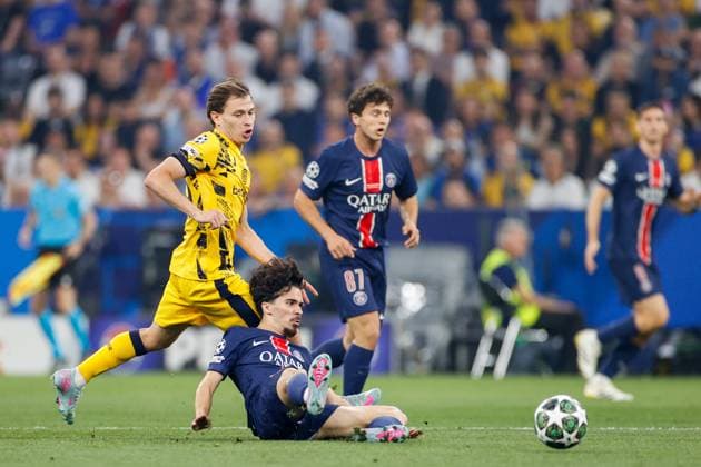 MUNCHEN, 31-05-2025, Allianz Arena, UEFA Champions League season 2024 2025, Match between Paris Saint Germain and Inter Milan. Paris Saint-Germain player Vitinha and Inter Milan player Nicolo Barella PSG - Inter Milan (CL Final)  x29555527x Copyright: