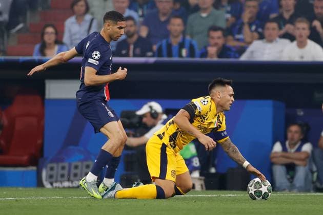 MUNCHEN, 31-05-2025, Allianz Arena, UEFA Champions League season 2024 2025, Match between Paris Saint Germain and Inter Milan. Inter Milan player Lautaro Martinez and Paris Saint-Germain player Achraf Hakimi PSG - Inter Milan (CL Final)  x29555617x Copyright: