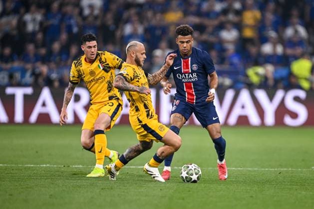Alessandro Bastoni (FC Internazionale Milano), Federico Dimarco (FC Internazionale Milano) und Desire Doue (Paris Saint-Germain) battle for the ball during the UEFA Champions League Final 2025 between Paris Saint-Germain and FC Internazionale Milano at Munich Football Arena on May 31, 2025 in Munich, Germany. (Photo by Harry Langer DeFodi Images)