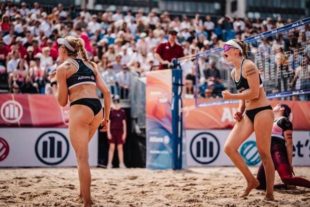 Beachvolleyball Männer Allianz German Beach Tour 2025 Tourstop Hamburg 31.05.2025 v.l. Melanie Paul und Lea Kunst jubeln Hamburg Active City Arena Heiligengeistf Hamburg Deutschland