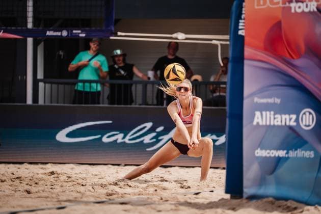 Beachvolleyball Männer Allianz German Beach Tour 2025 Tourstop Hamburg 31.05.2025 Nele Barber nimmt den Ball an Hamburg Active City Arena Heiligengeistf Hamburg Deutschland