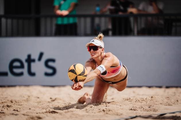 Beachvolleyball Männer Allianz German Beach Tour 2025 Tourstop Hamburg 31.05.2025 Linda Bock springt zum Ball Hamburg Active City Arena Heiligengeistf Hamburg Deutschland