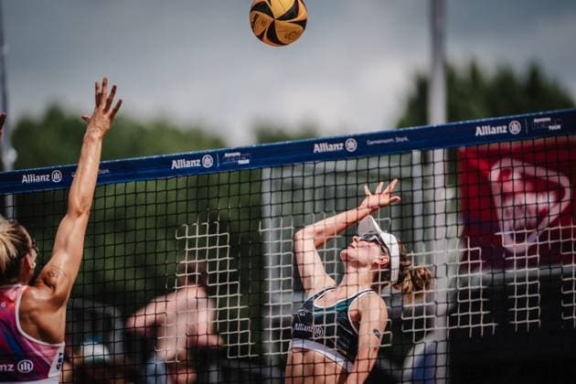Beachvolleyball Männer Allianz German Beach Tour 2025 Tourstop Hamburg 31.05.2025 Sarah Schulz beim Angriff Hamburg Active City Arena Heiligengeistf Hamburg Deutschland