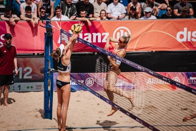 Beachvolleyball Männer Allianz German Beach Tour 2025 Tourstop Hamburg 31.05.2025 Louisa Lippmann beim Angriff Hamburg Active City Arena Heiligengeistf Hamburg Deutschland