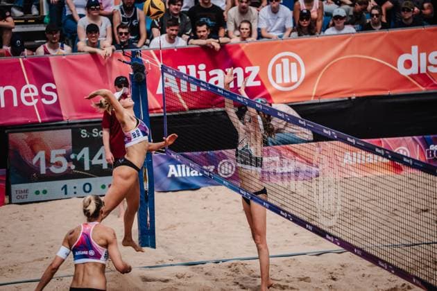 Beachvolleyball Männer Allianz German Beach Tour 2025 Tourstop Hamburg 31.05.2025 Linda Bock beim Angriff Hamburg Active City Arena Heiligengeistf Hamburg Deutschland